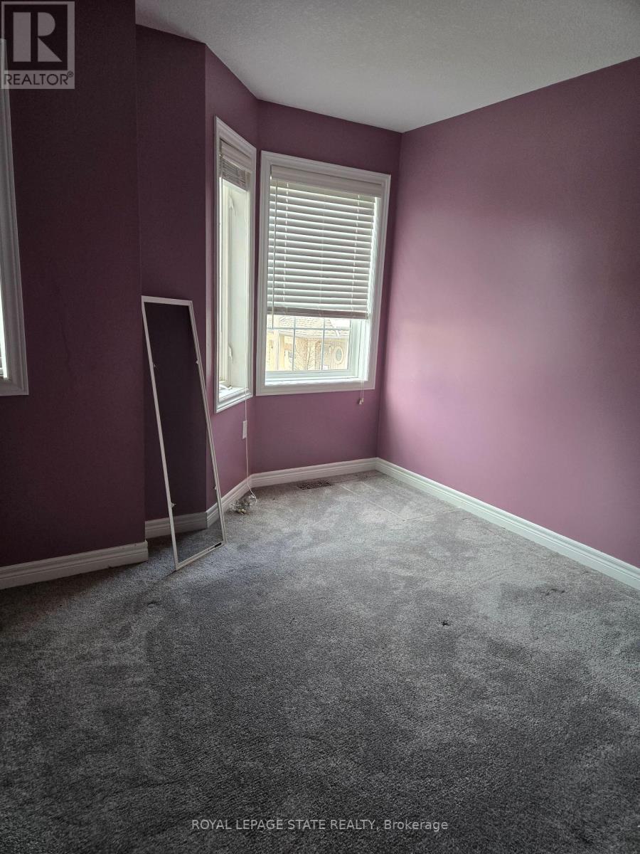 19 - 7 LAKELAWN ROAD