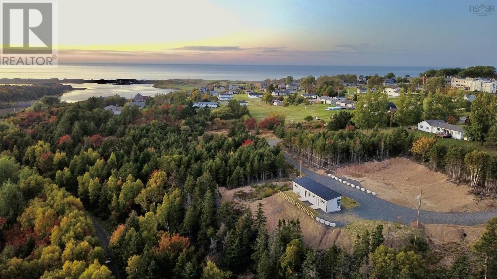 25 Parkdale Crescent