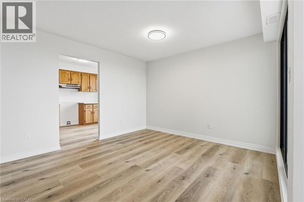 432 MAIN Street E Unit# 902