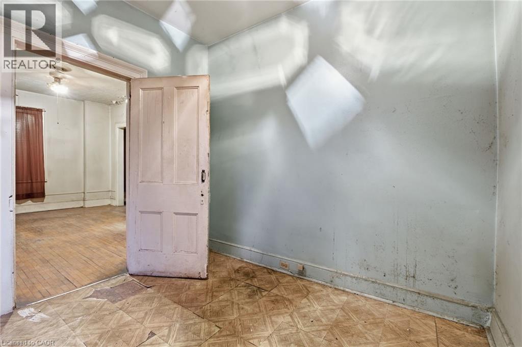 42 BURLINGTON Street E