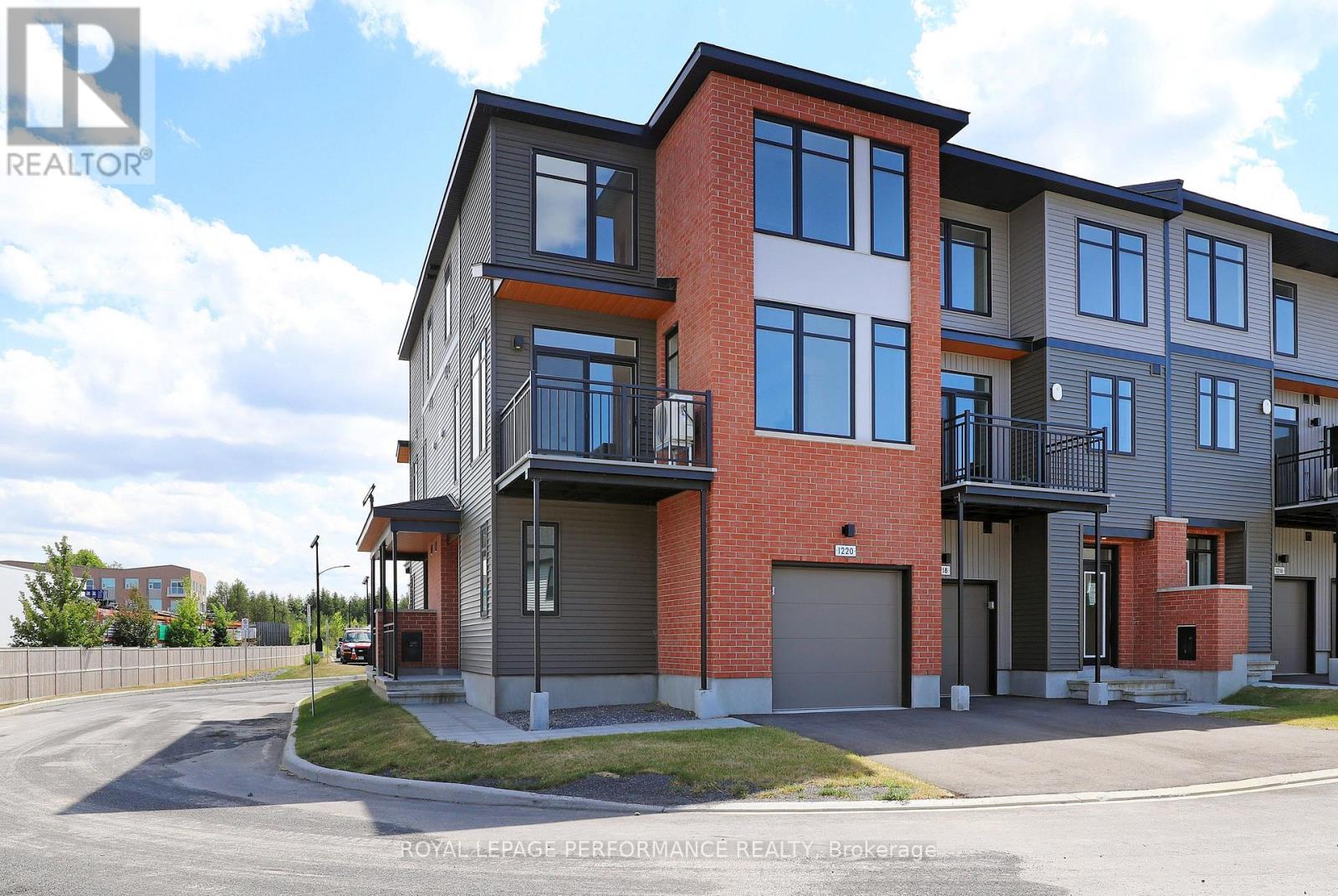 1220 FLYCATCHER PRIVATE