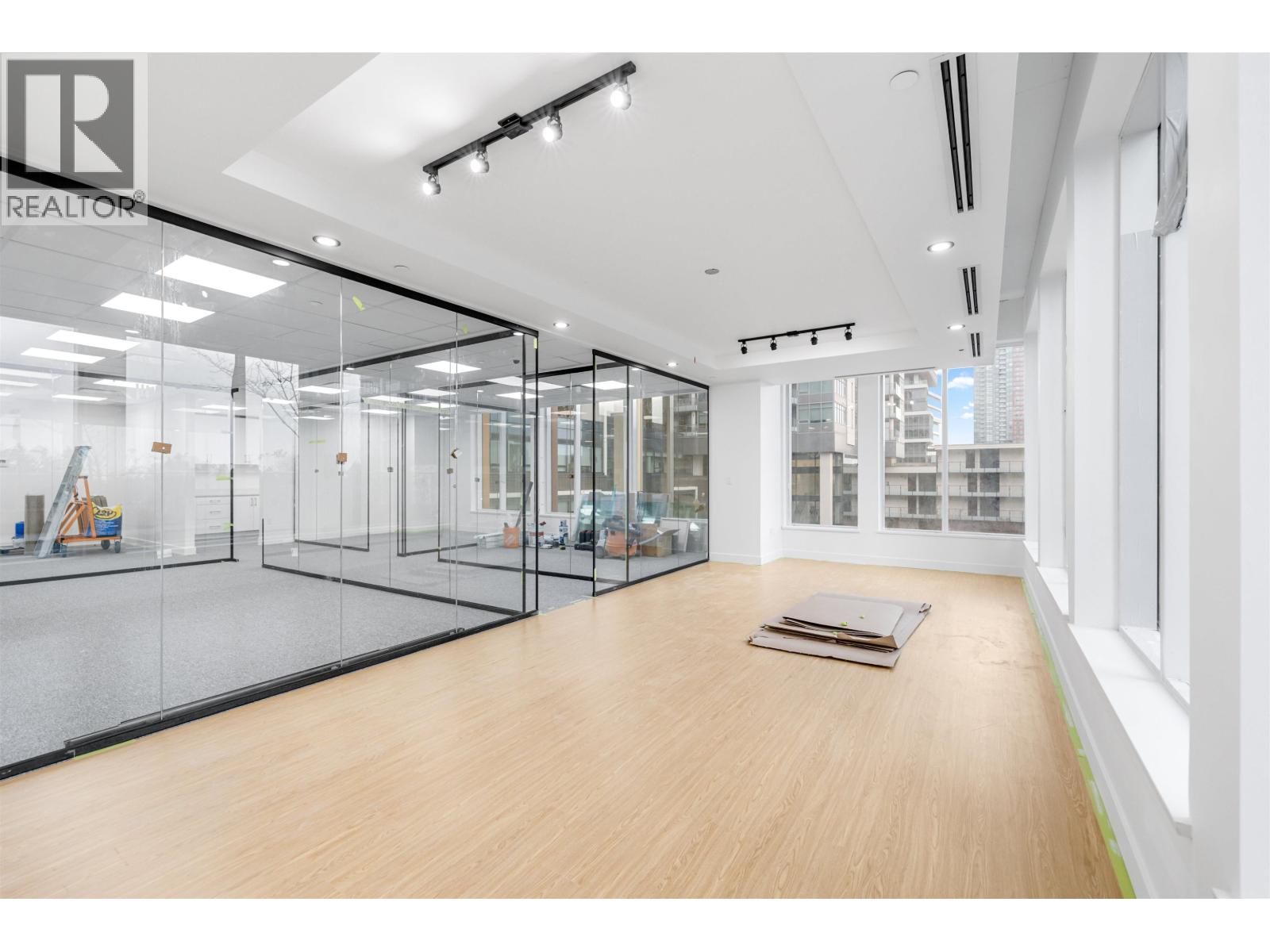 413 6378 SILVER AVENUE