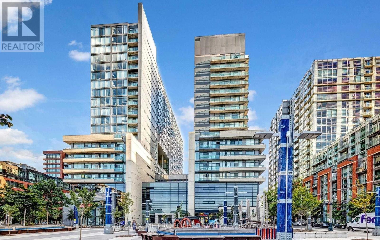 712E - 36 LISGAR STREET