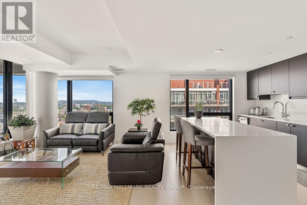 2102 - 180 GEORGE STREET