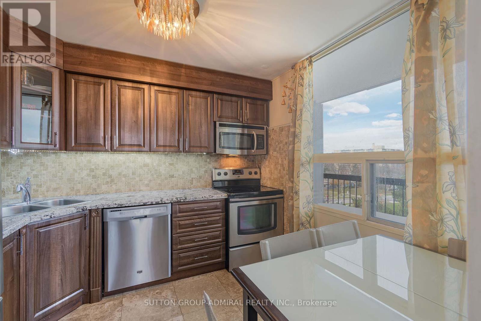 601 - 135 ANTIBES DRIVE