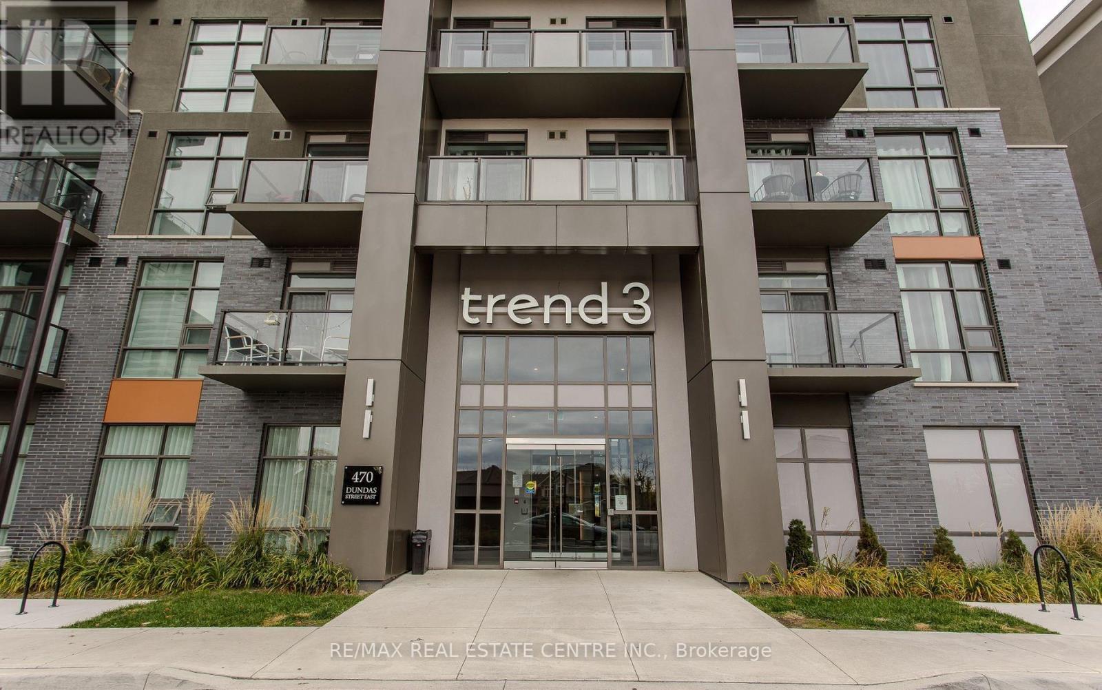 217 - 470 DUNDAS STREET E