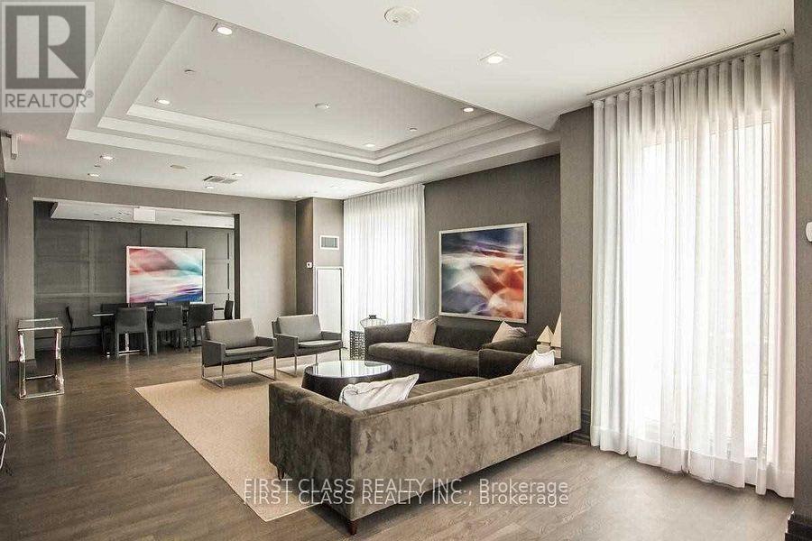 606 - 60 BERWICK AVENUE