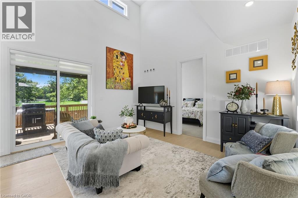 242 MOUNT PLEASANT Street Unit# 4