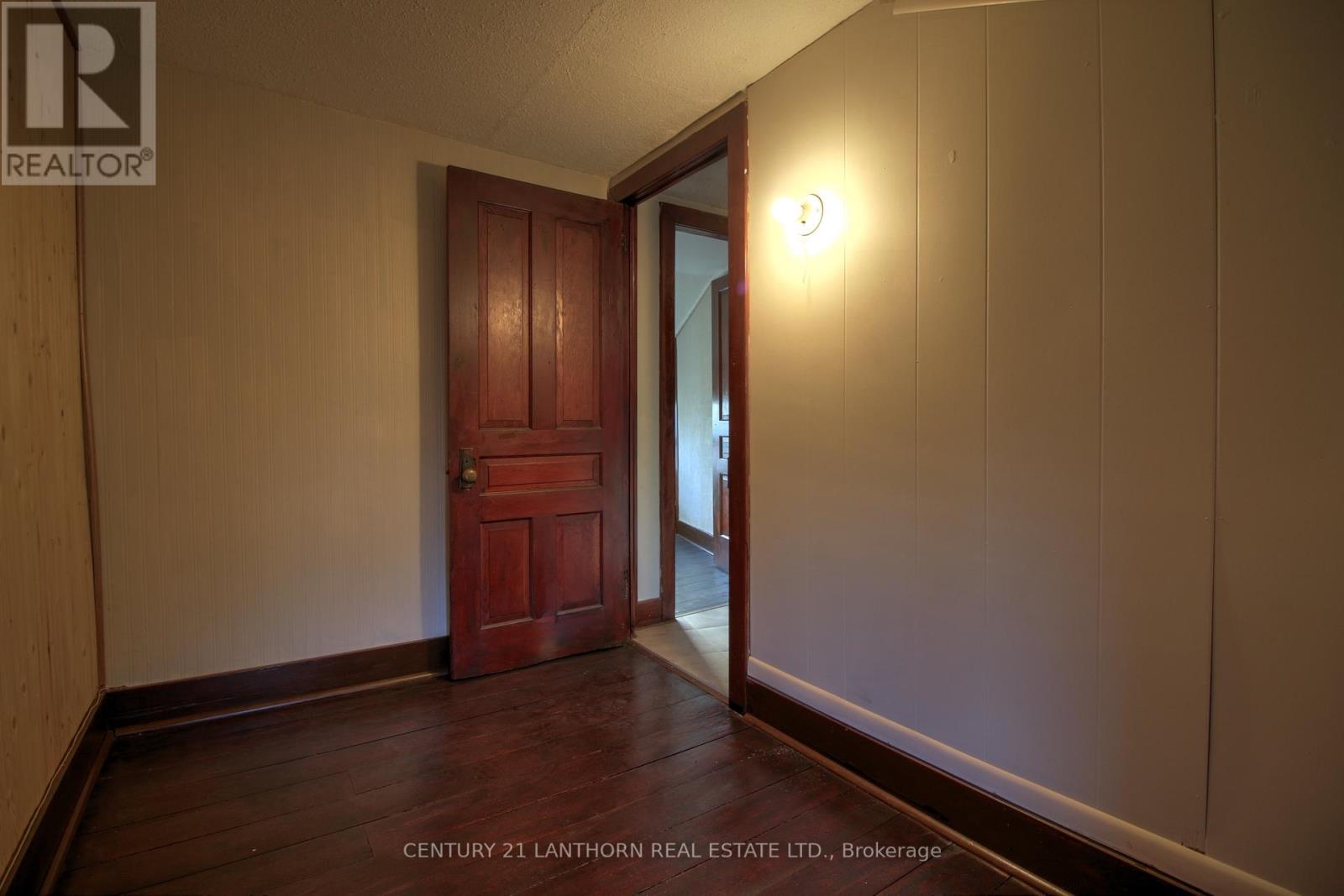 325 PICTON MAIN STREET E