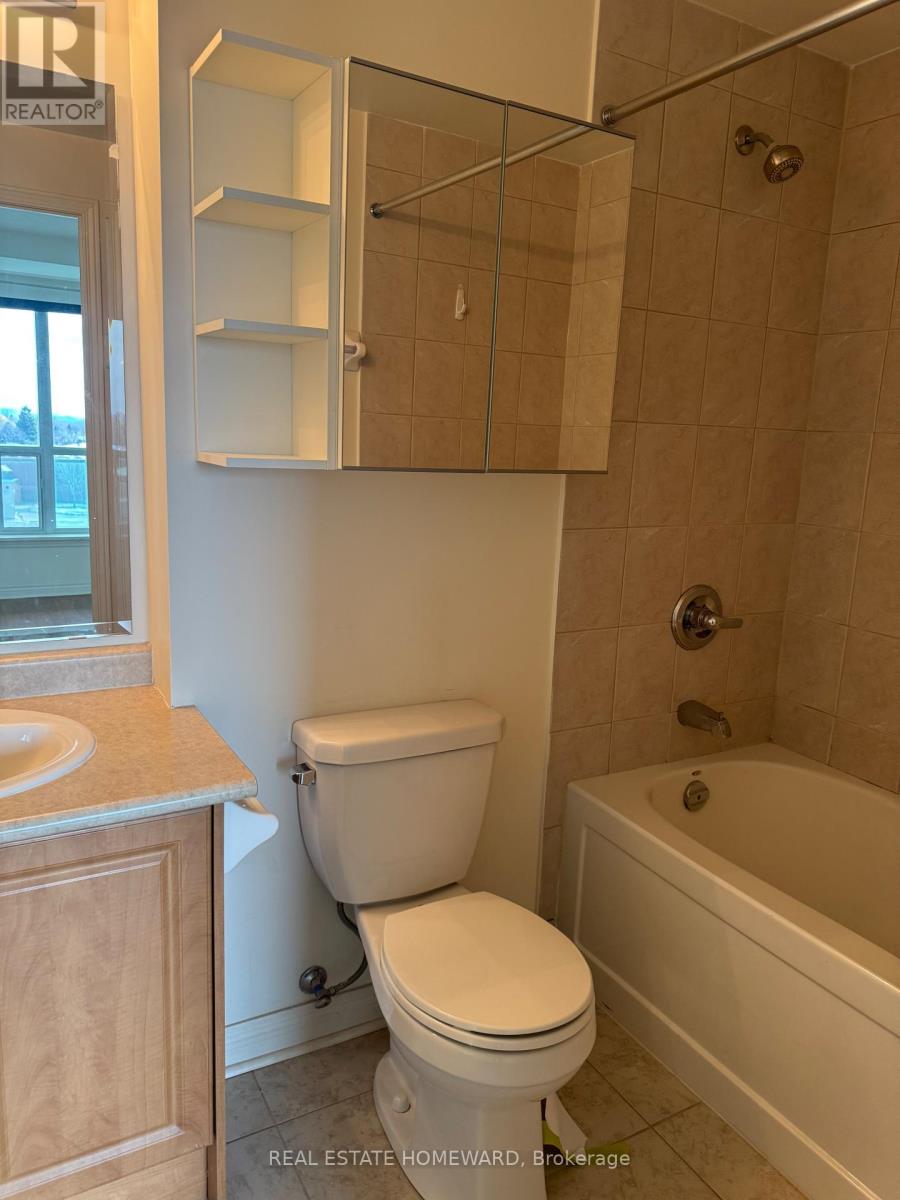 621 - 60 FAIRFAX CRESCENT