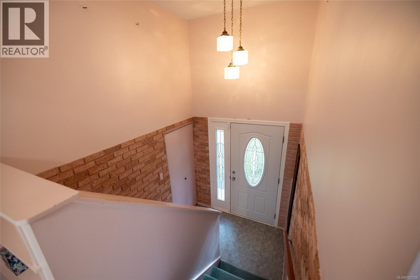 7445 Thunderbird Way