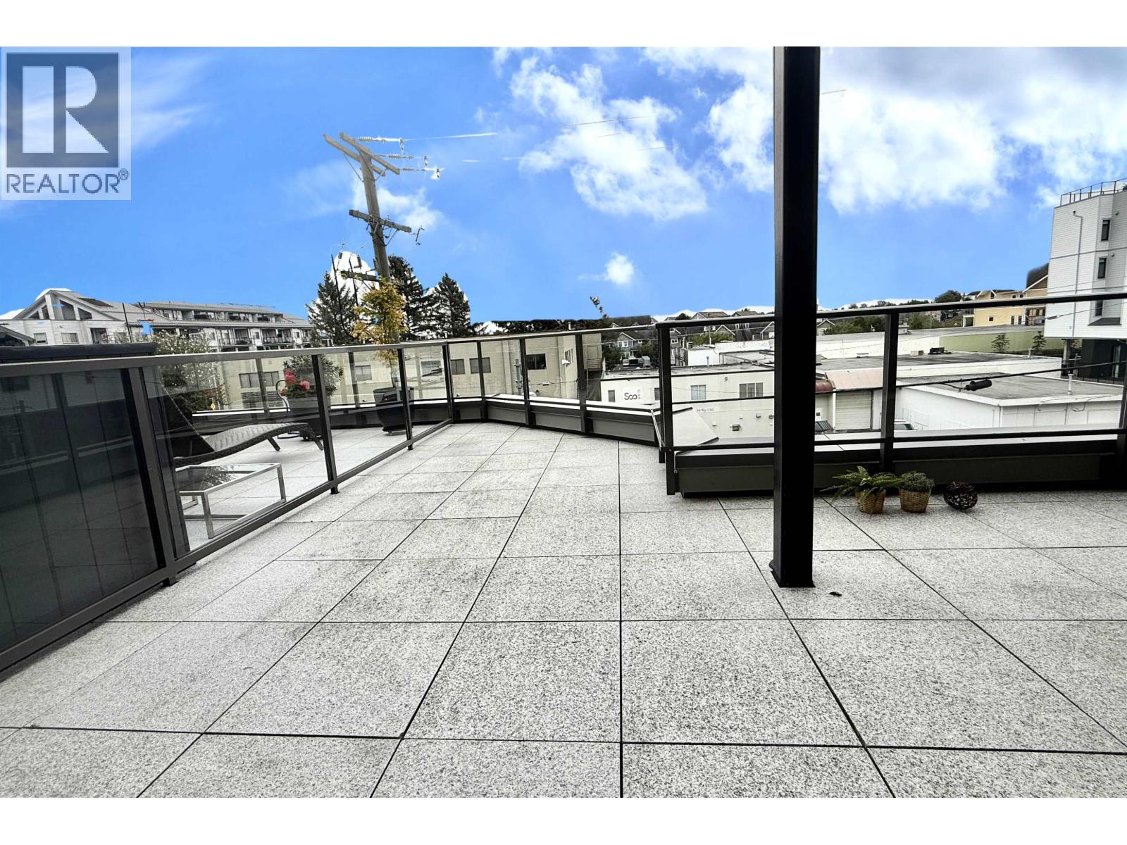 210 6168 LONDON ROAD