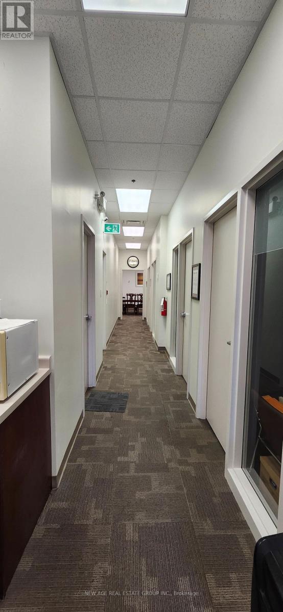 106 - 1065 CANADIAN PLACE