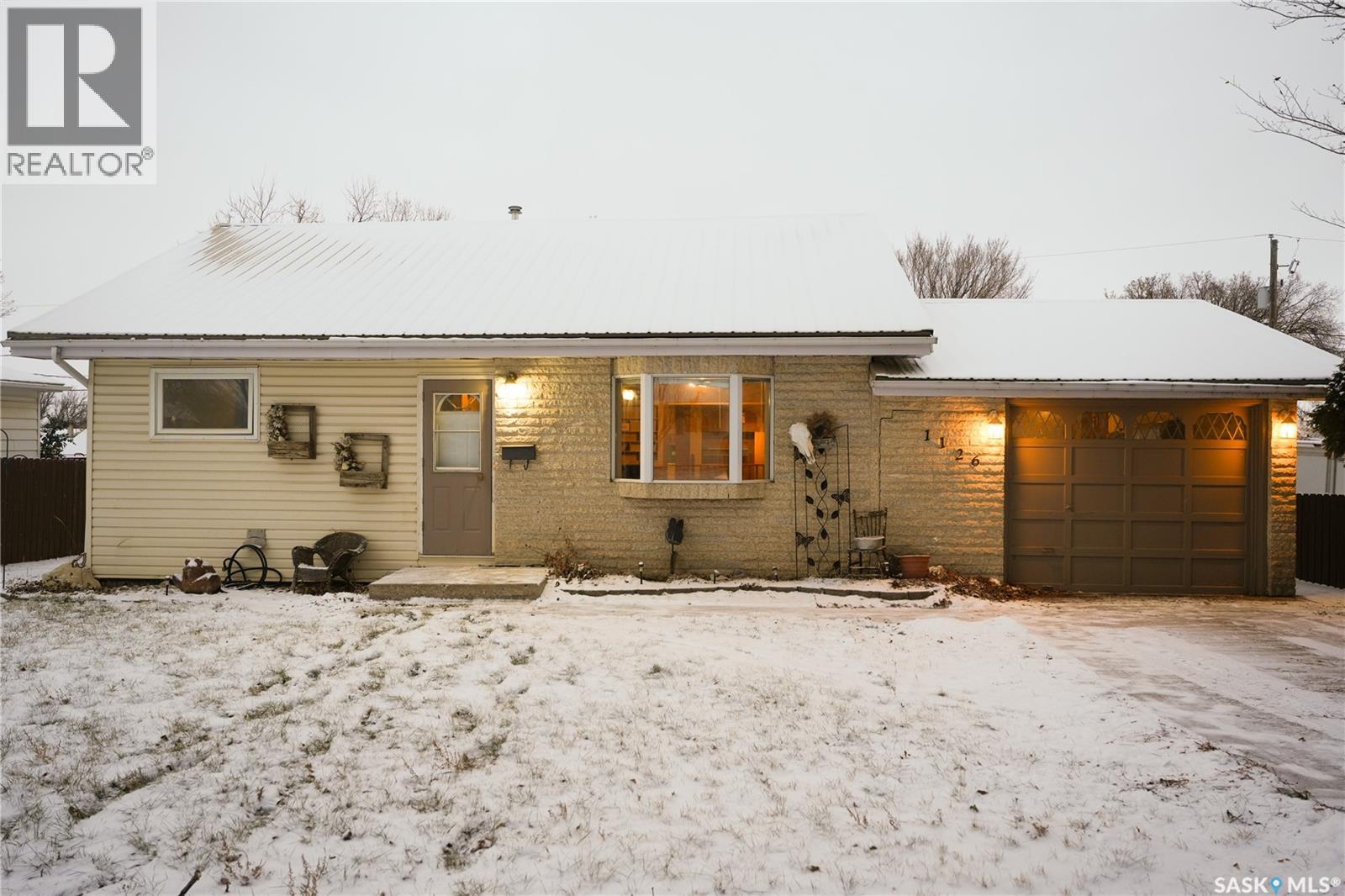 1126 Iroquois STREET W