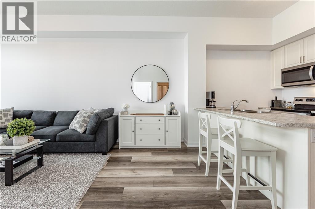 450 DUNDAS Street E Unit# 121