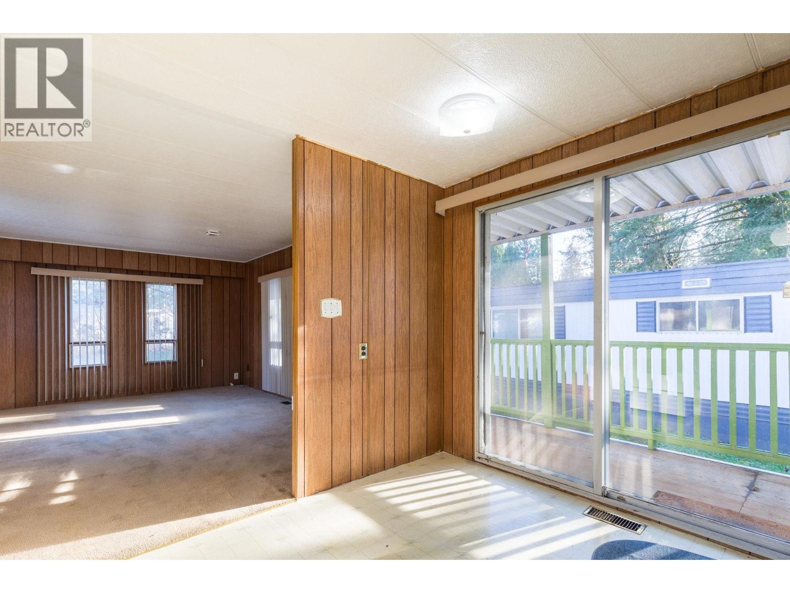 38 21163 LOUGHEED HIGHWAY