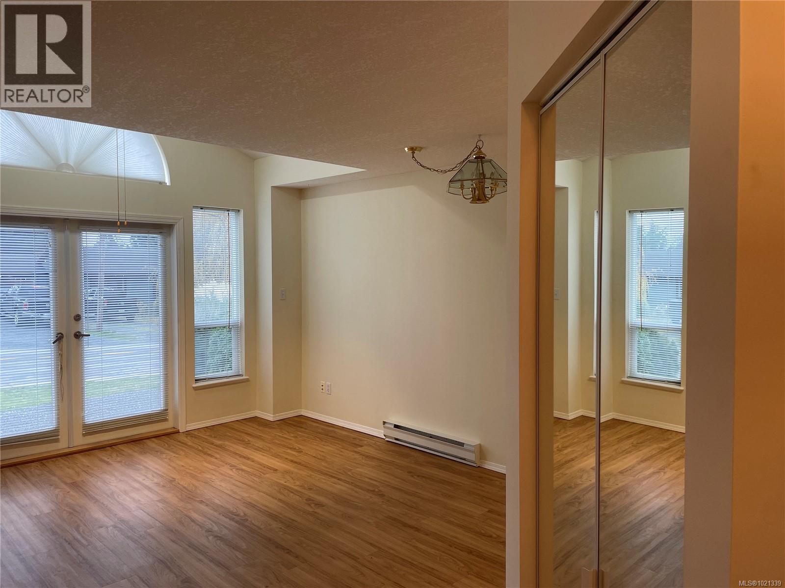 407 264 McVickers St