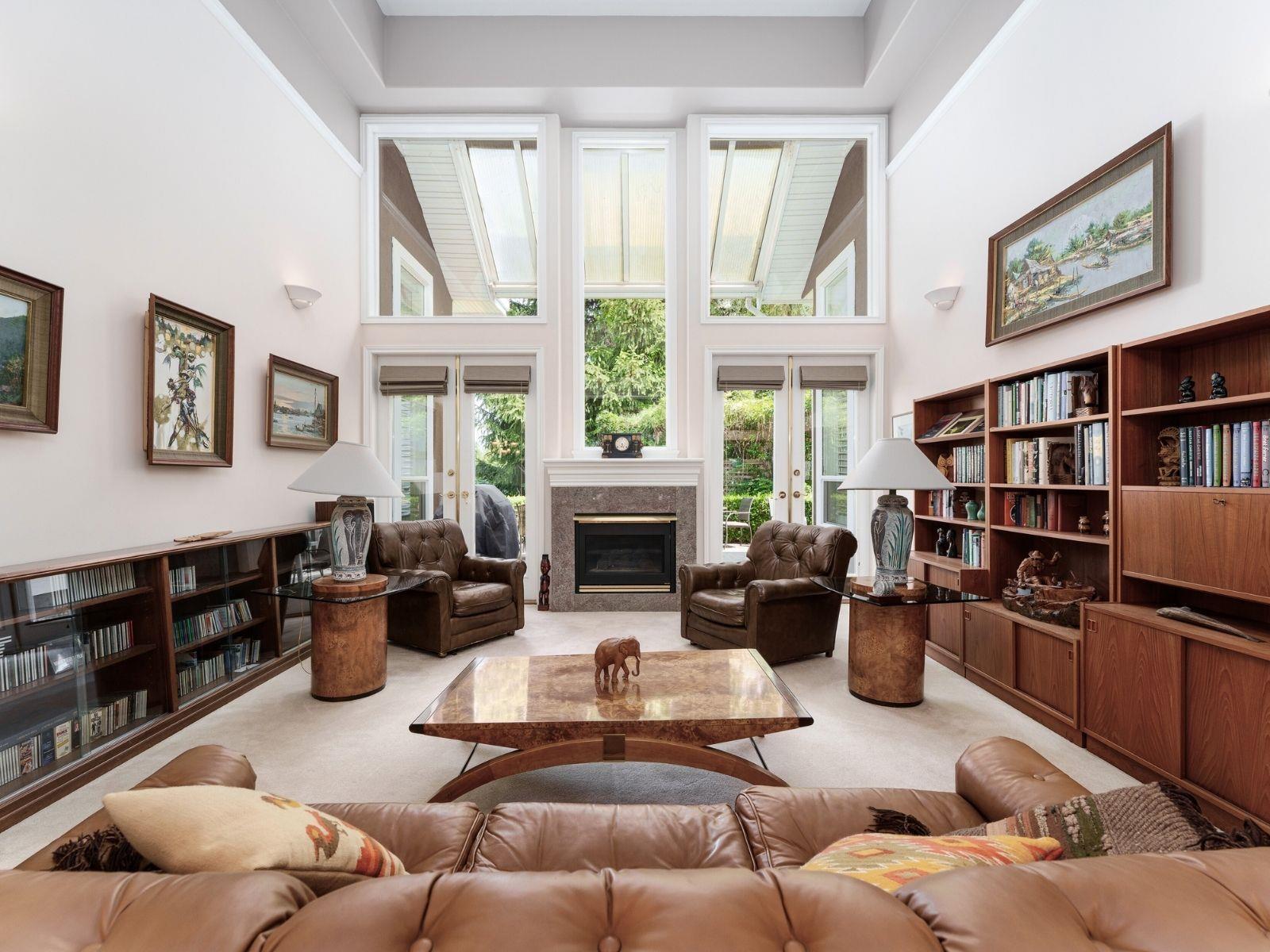 3412 CANTERBURY DRIVE