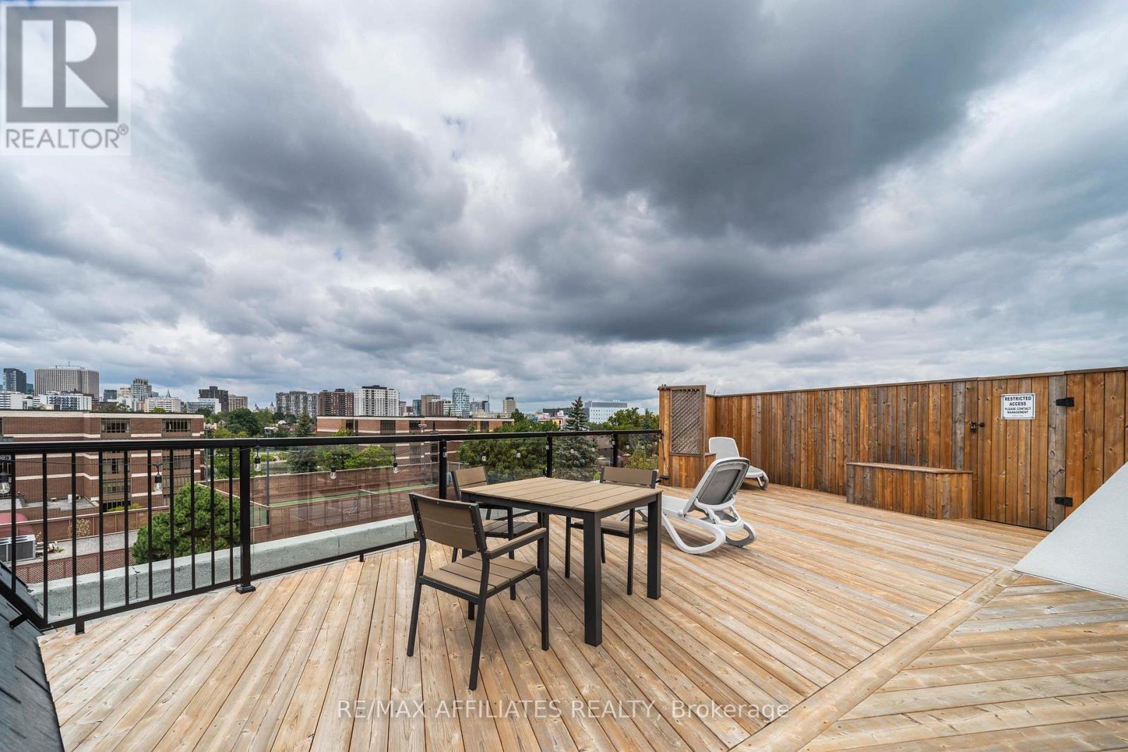 503 - 150 GREENFIELD AVENUE