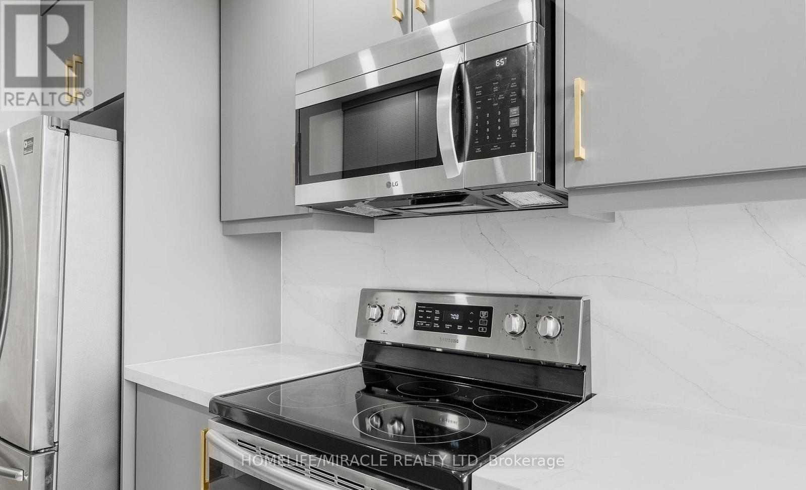 2605 - 18 KNIGHTSBRIDGE ROAD