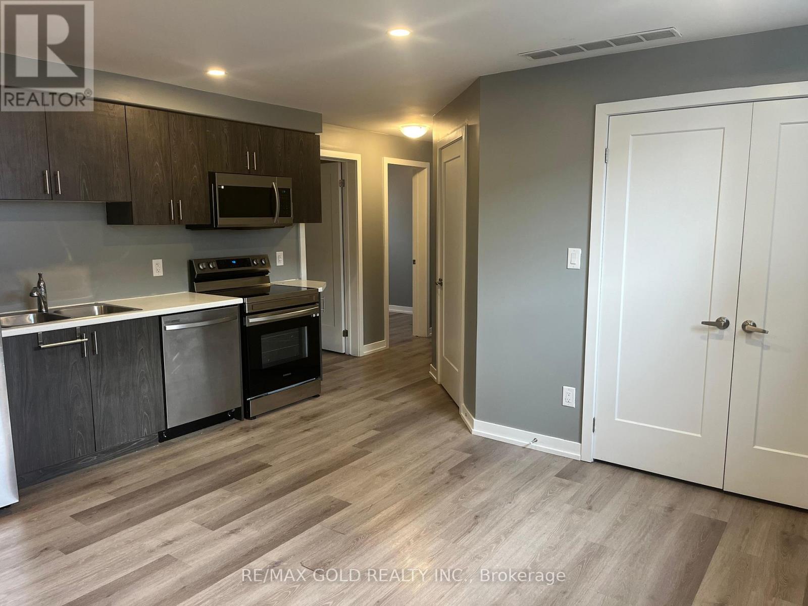 812 - 4263 FOURTH AVENUE