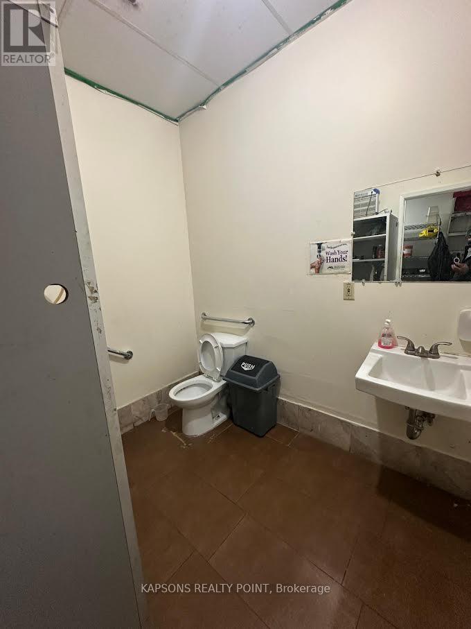 6 - 1401 ERNEST AVENUE