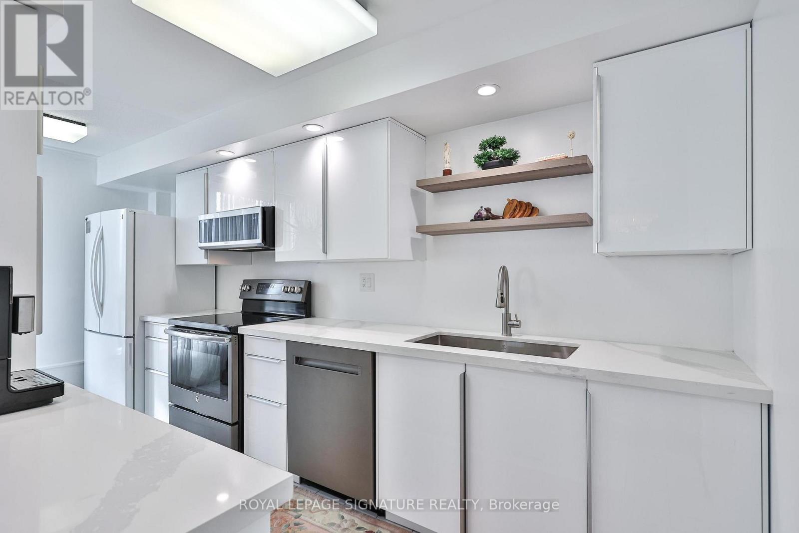 1208 - 3233 EGLINTON AVENUE E