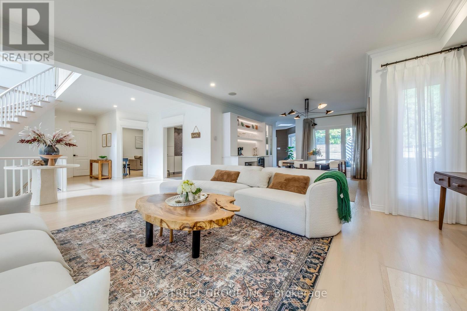 128 BEVERLEY GLEN BOULEVARD