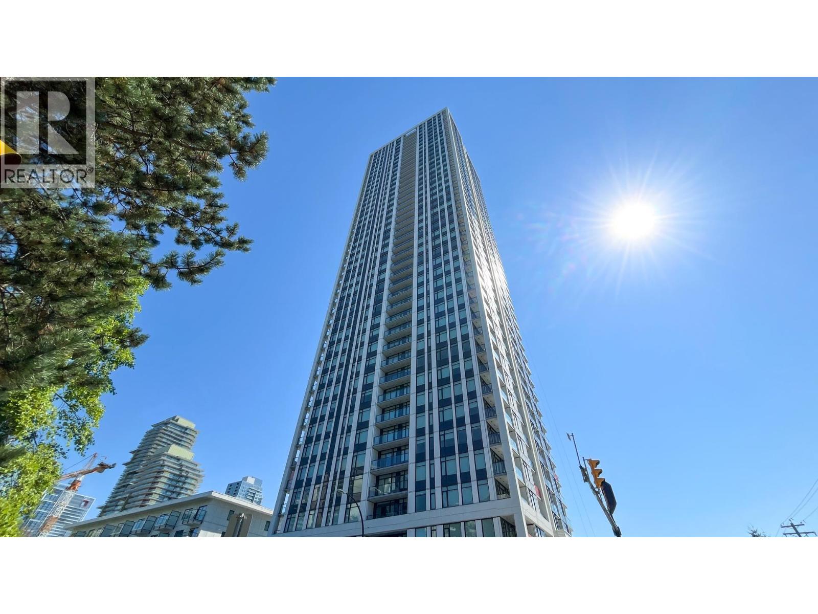 2406 6468 WILLINGDON AVENUE