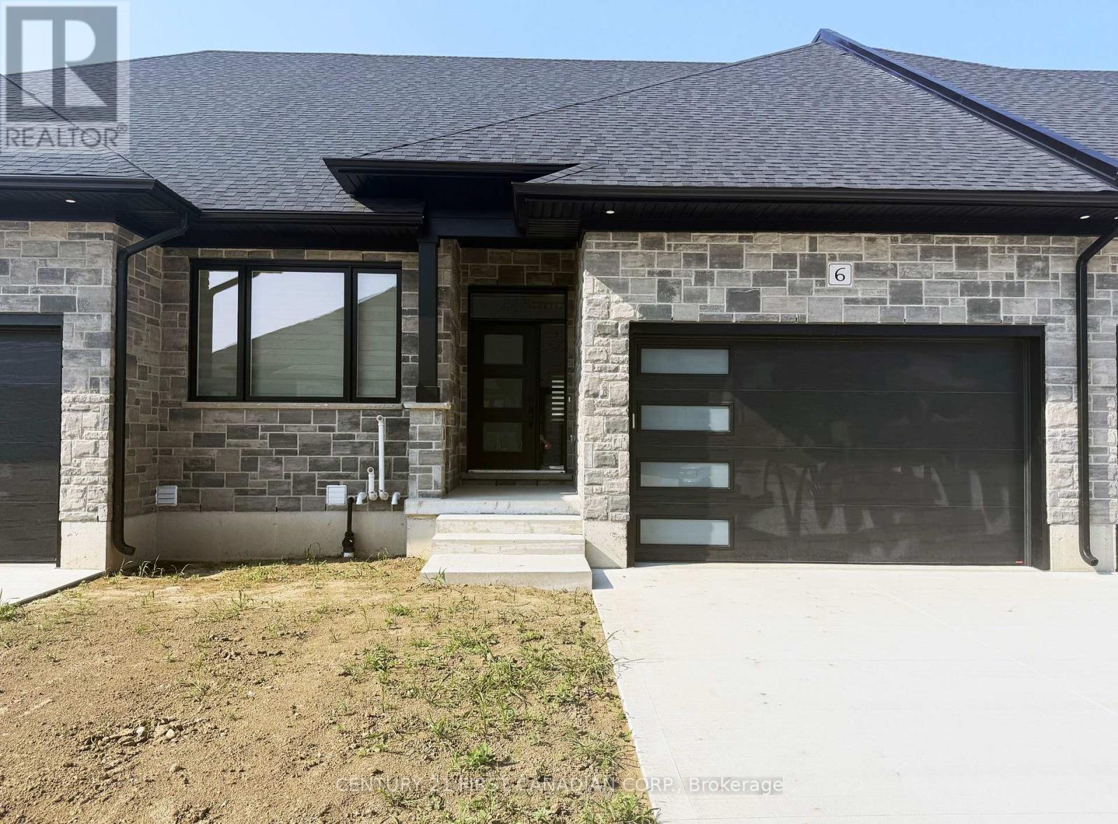 6 - 32 POSTMA STREET