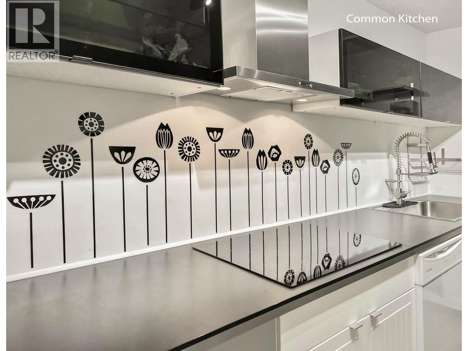 104 5340 HASTINGS STREET