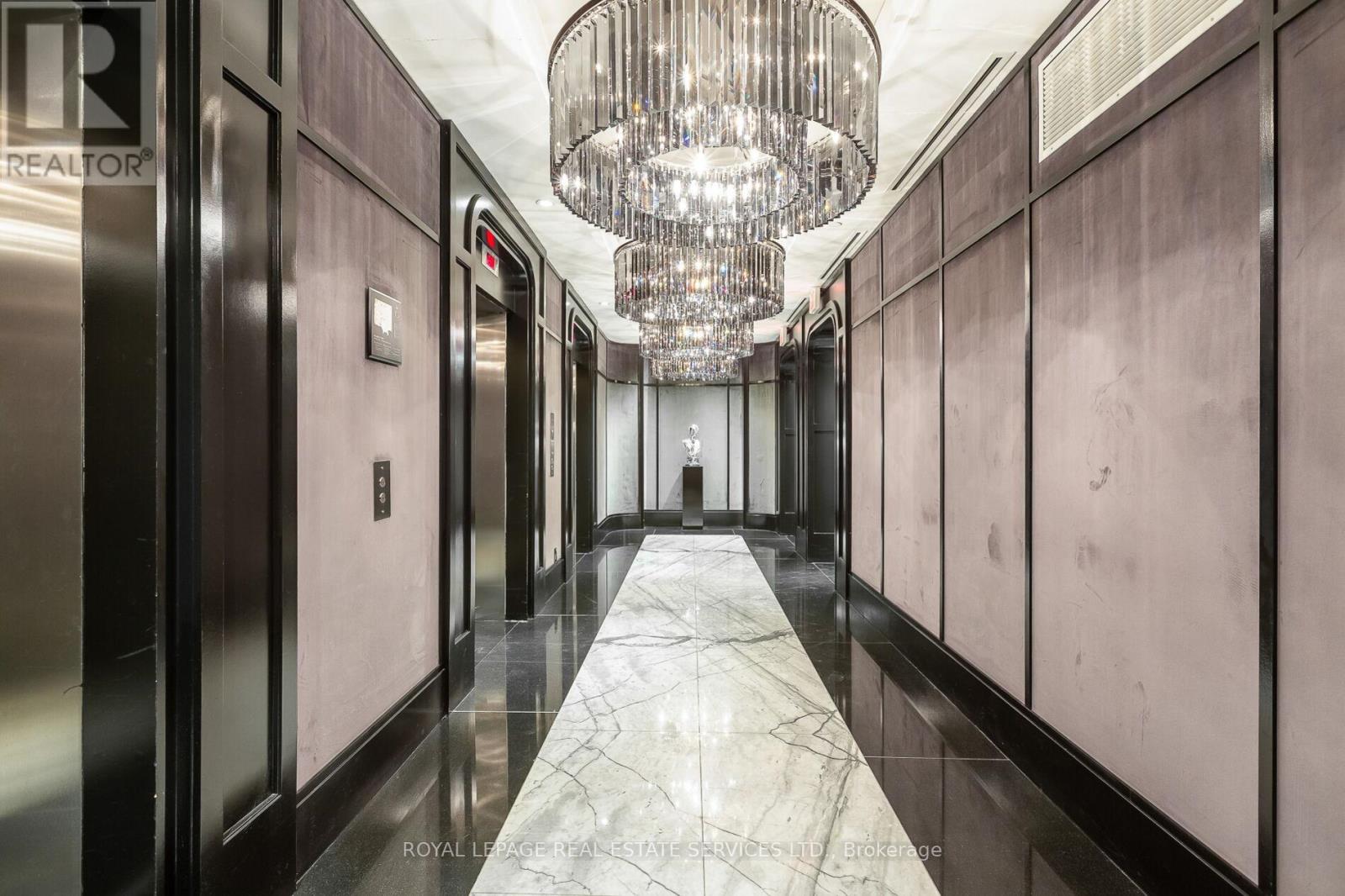 2301 - 88 BLUE JAYS WAY