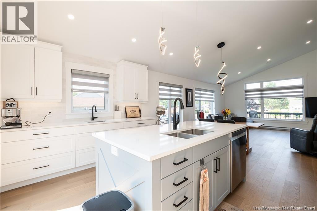 391 Rue Breaux- Bridge Street