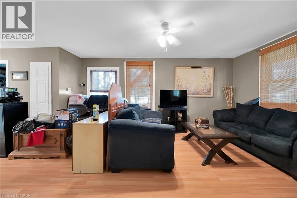 942 UPPER GAGE Avenue