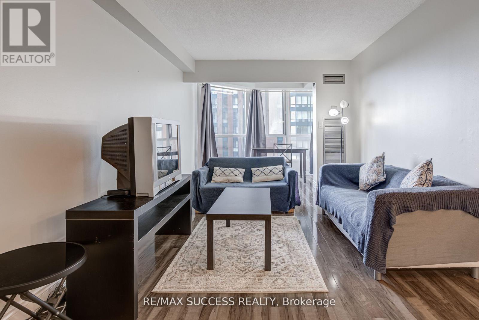 713 - 145 HILLCREST AVENUE