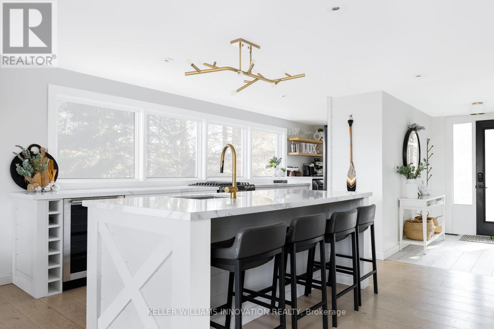 2872 MUSKOKA ROAD 118 W