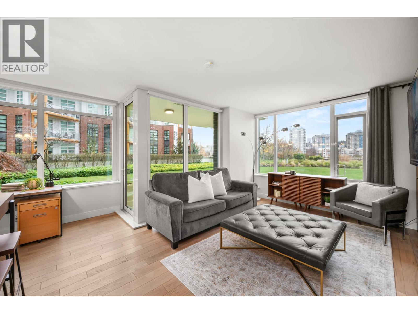 204 210 SALTER STREET