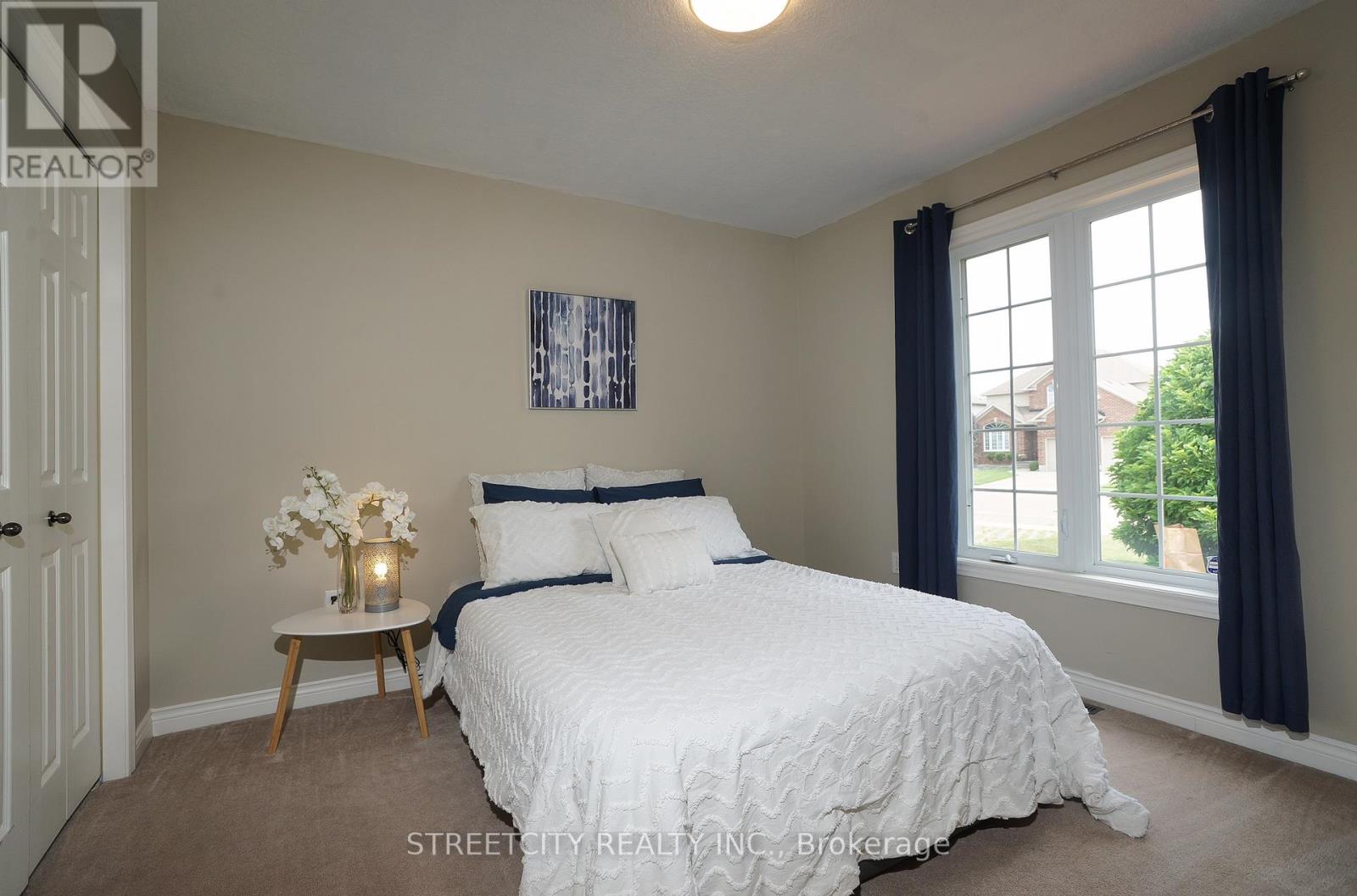 1861 LOUISE BOULEVARD