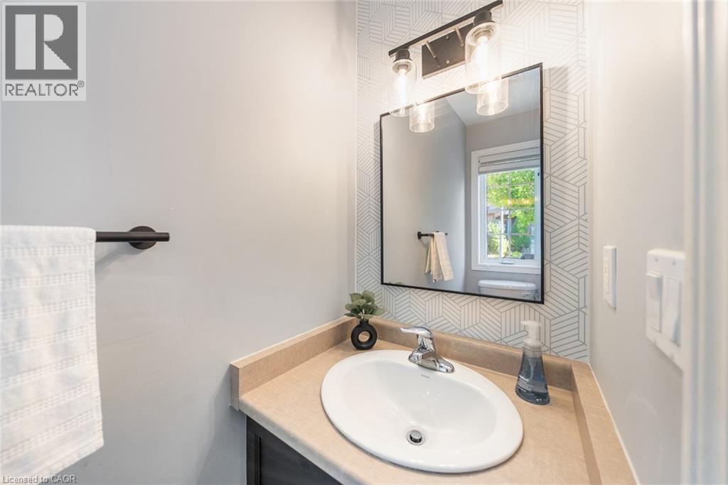 10 LIDDYCOAT Lane Unit# 4