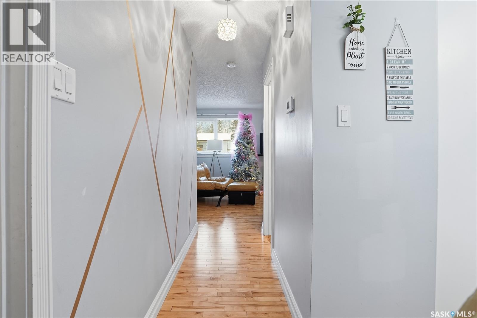 28 330 Haight CRESCENT