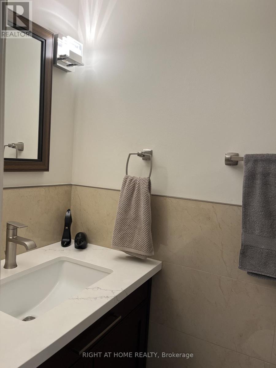 617 - 60 SOUTHPORT STREET