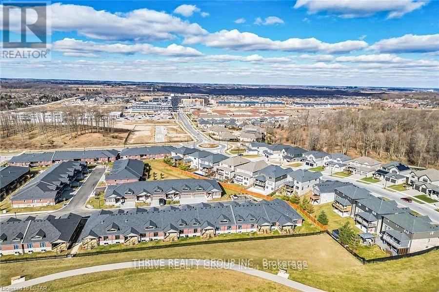 15 - 1080 UPPERPOINT AVENUE