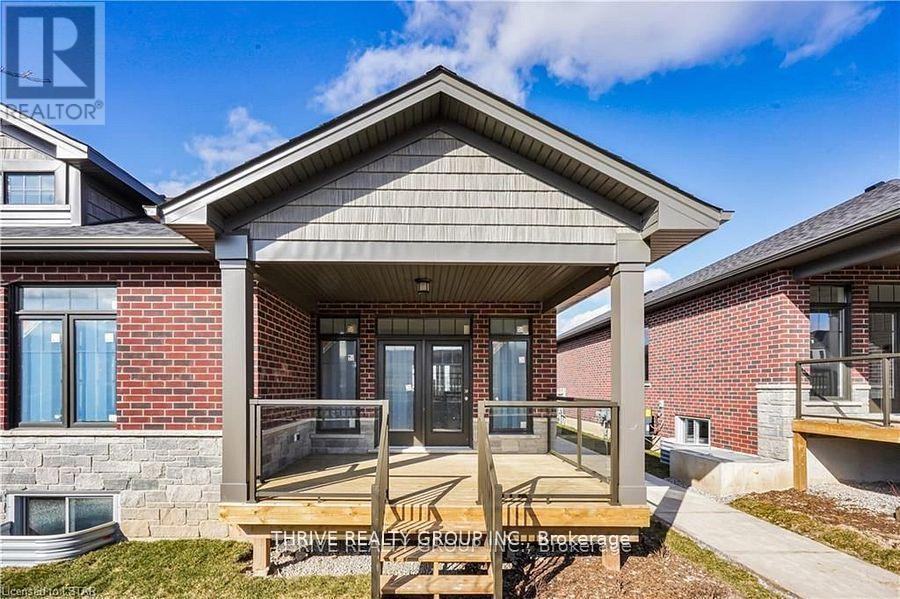 9 - 1080 UPPERPOINT AVENUE