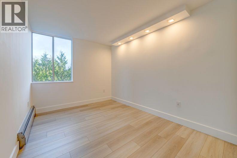 1108 2004 FULLERTON AVENUE