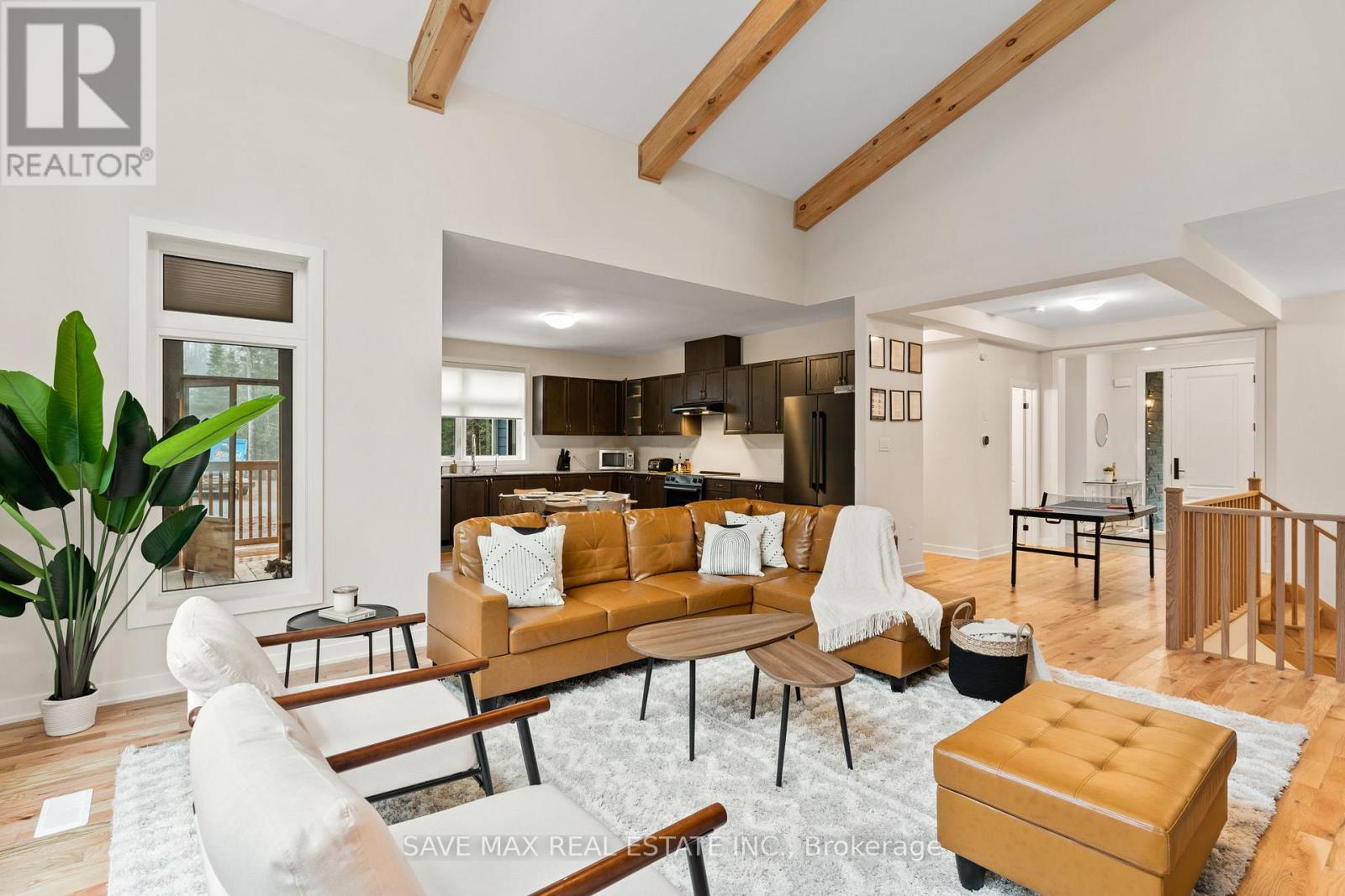 1049 GREENSVIEW DRIVE