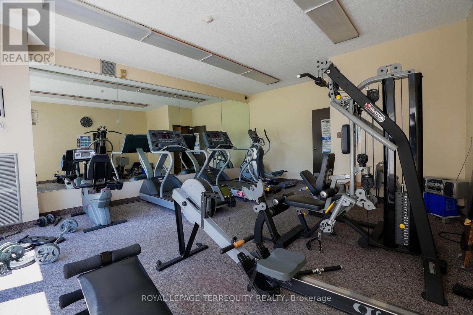 609 - 25 SILVER SPRINGS BOULEVARD