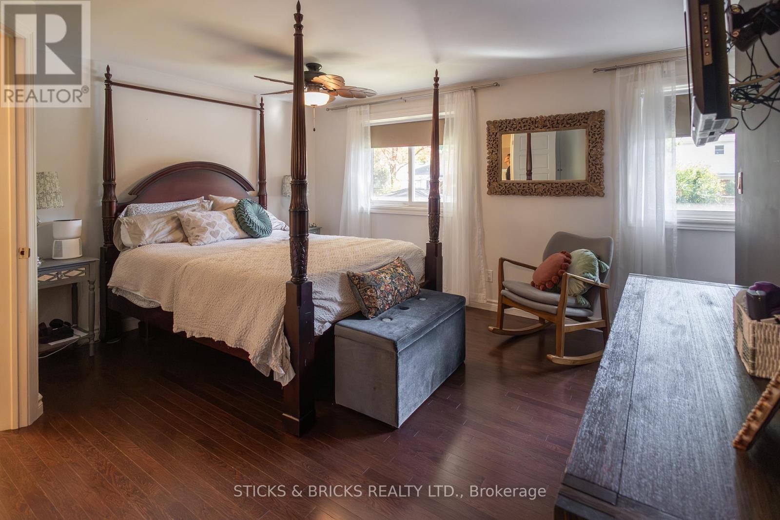 2530 DORCHESTER ROAD