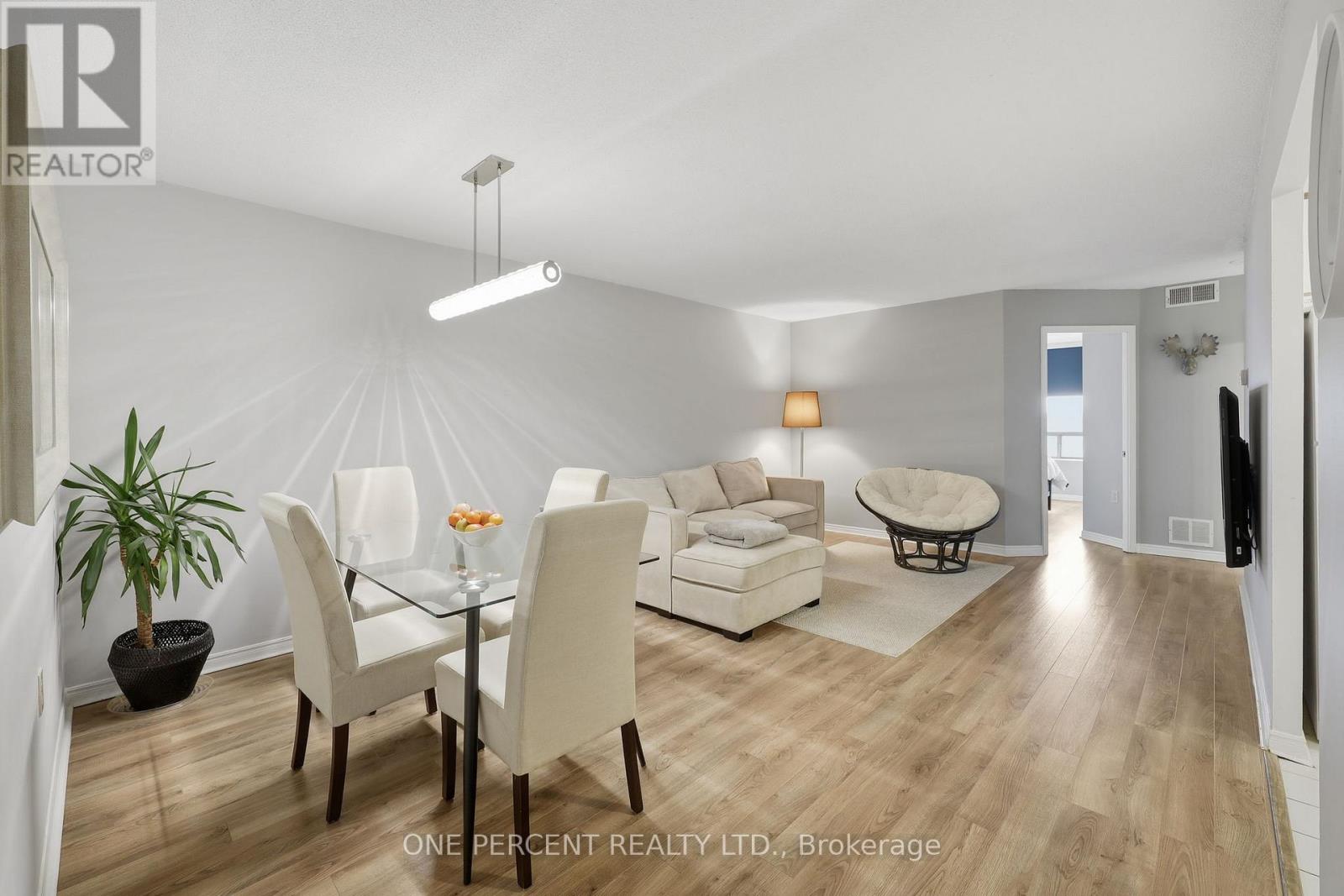 709 - 695 RICHMOND STREET