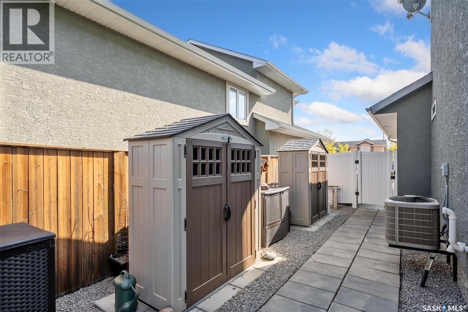 210 Clubhouse BOULEVARD