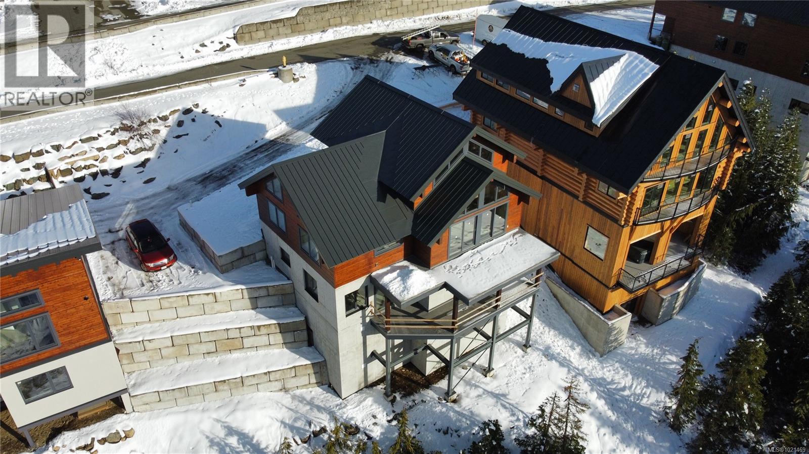 665 Arrowsmith Ridge